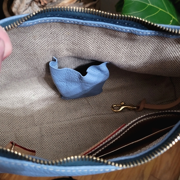 Dooney and Bourke Pebble Grain Leather Shoulder Bag - Picture 7 of 9